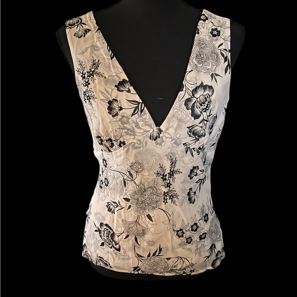White House Black Market Floral 100% Silk Top - Picture 4 of 7